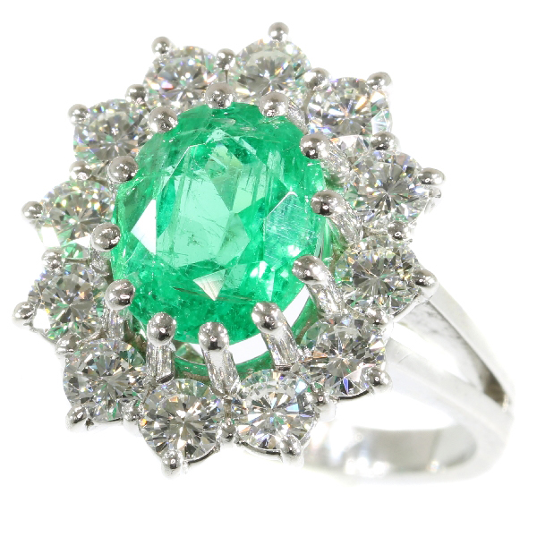 Vintage high quality diamond and vivid green emerald platinum ring with certified emerald